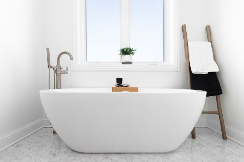 Corner Space-Saving Bathtub